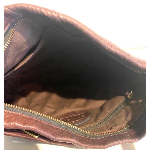 Fossil Brown distressed crossbody Leather Bag with Gold Accents - Picture 10 of 11
